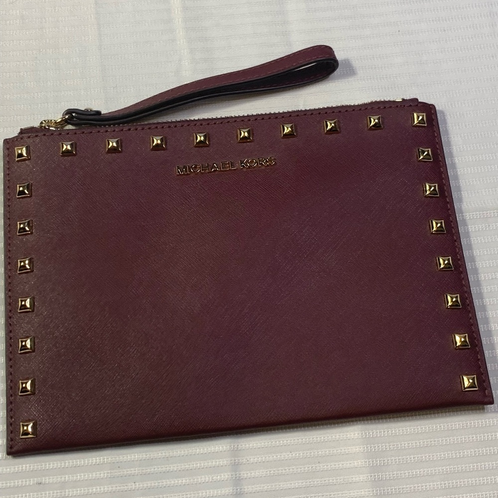 Michael Kors Jet Set Travel XL Zip Stud Clutch Wristlet - EXCELLENT CONDITION